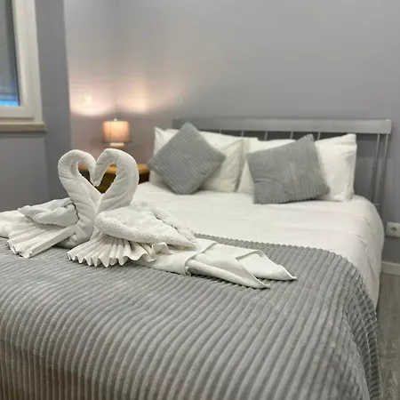 Luxury Family Duplex Near شقة